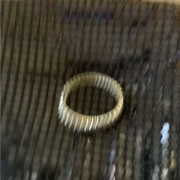 Hammered metal hinge bracelet gold tone - Picture 5 of 6